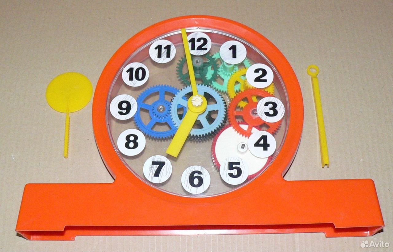 Купить конструктор часов. Игрушечные часы. Часы конструктор для детей. Детские советские часы Игрушечные. Советские детские часы с шестеренками.