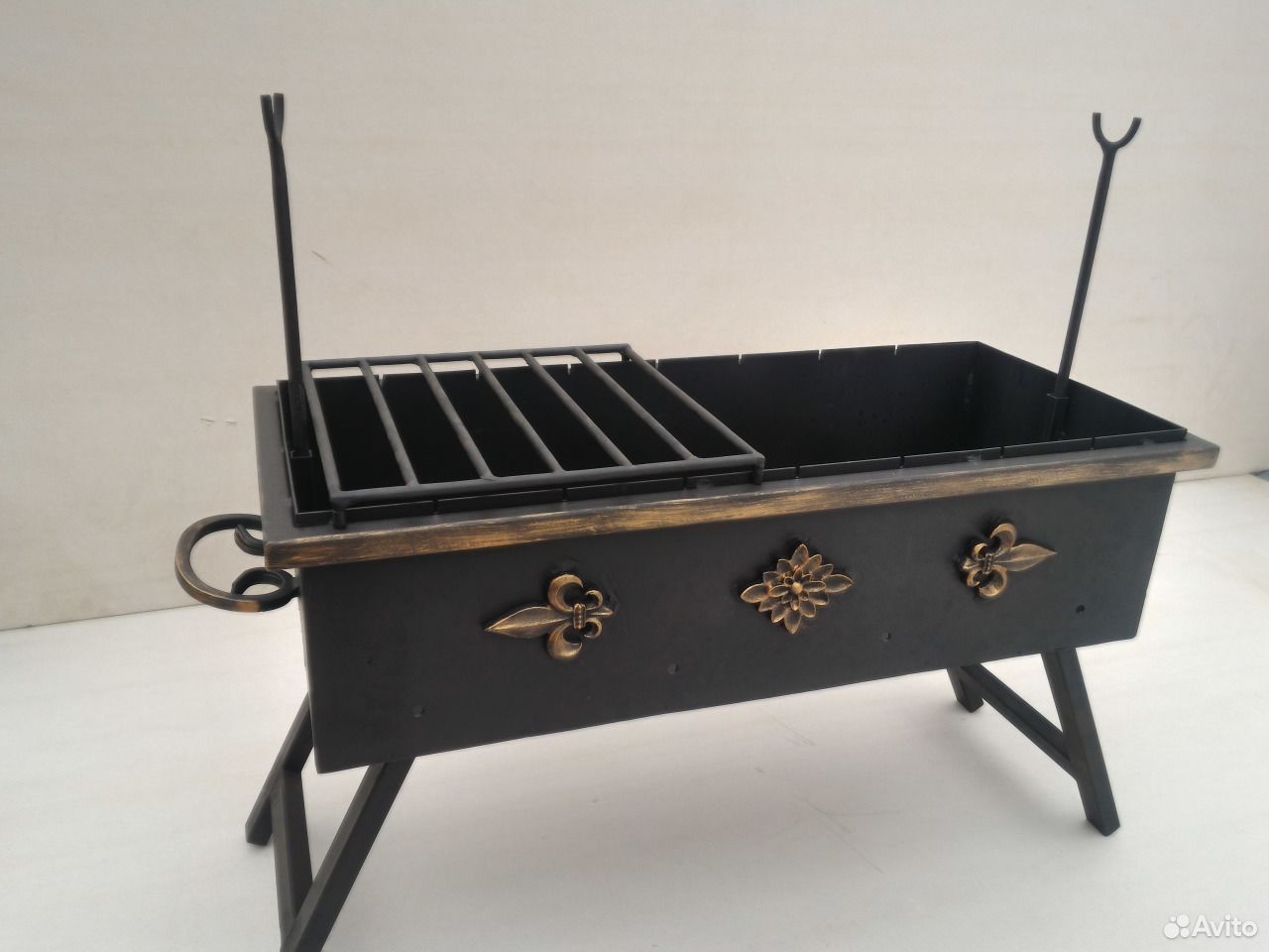 мангалы в омске. мангал мд9 с крышей. мангал дачный универсальный 2 с крышей. мангал с крышей и печкой. мангал медея 200х125х220.