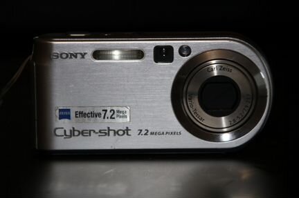 Фотоаппарат Sony Cyber-shot DSC-P200