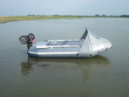 Моторная лодка