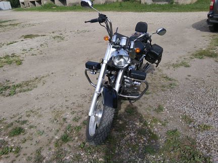 Продам мотоцикл, 200 см2. 5 ст кпп 15 л/с. 2012 г