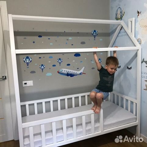 Кровать домик из бука