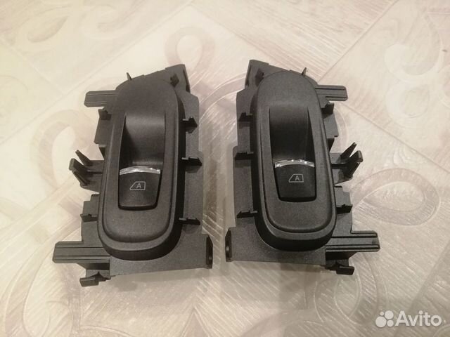 Кнопка заднего стеклоподъемника Nissan Patrol Y62