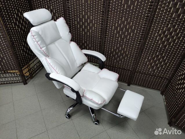 Компьютерное кресло белое
