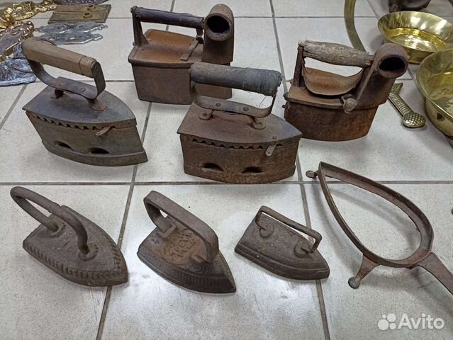 Утюги старинные на углях. Клеймо.чугун