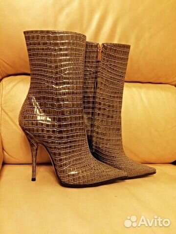 Новые кожаные стильные сапоги Casadei (оригинал) Новые кожаные стильные сапоги Casadei (оригинал)