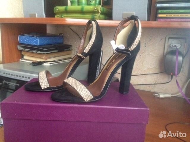 Новые замшевые босоножки Саша Фабиани— фотография №3