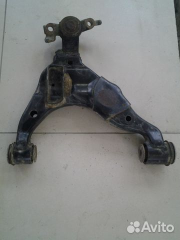 Тойота ленд-крузер рычаг передний правый нижний