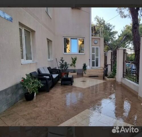 

2-к. квартира, 70 м², 2/3 эт.