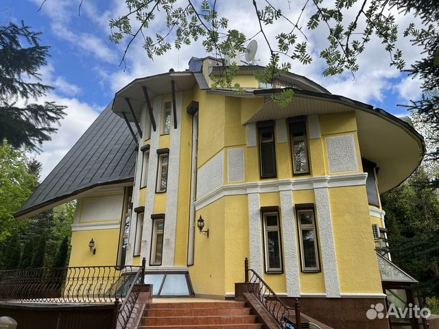 

Дом 726 м² на участке 47 сот.