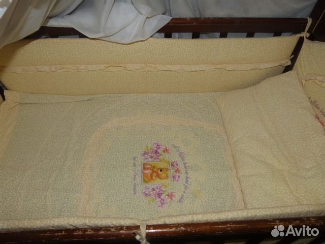 Кровать со всеми принадлежностями Кровать со всеми принадлежностями