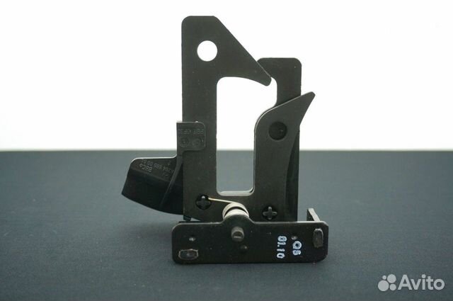 Крюк капота Mercedes 166 292 218 новый оригинал Крюк капота Mercedes 166 292 218 новый оригинал