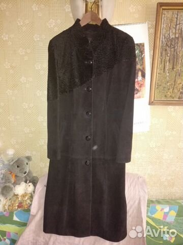 Новое пальто черное из замши с каракульчей Новое пальто черное из замши с каракульчей