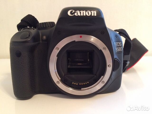 Зеркальный фотоаппарат Canon 550D