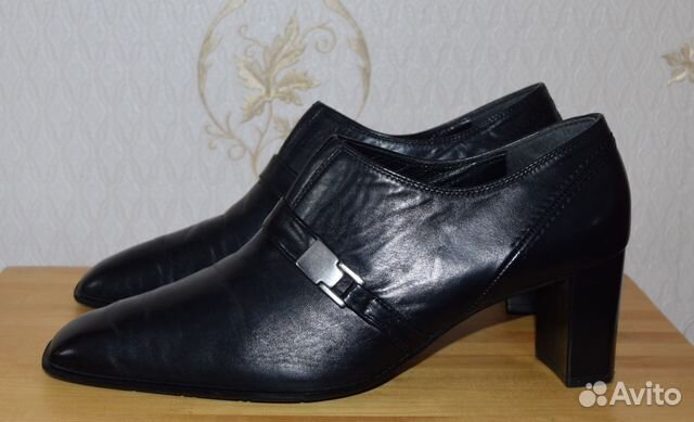 Чёрные кожаные полуботинки туфли 40 на каблуке