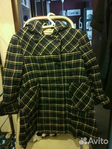 Очень стильное пальто девочке 3-5 лет Очень стильное пальто девочке 3-5 лет