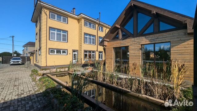 

10-к. и более коттедж, 600 м²