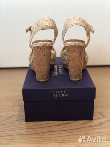 Босоножки бежевые Stuart Weitzman на платформе