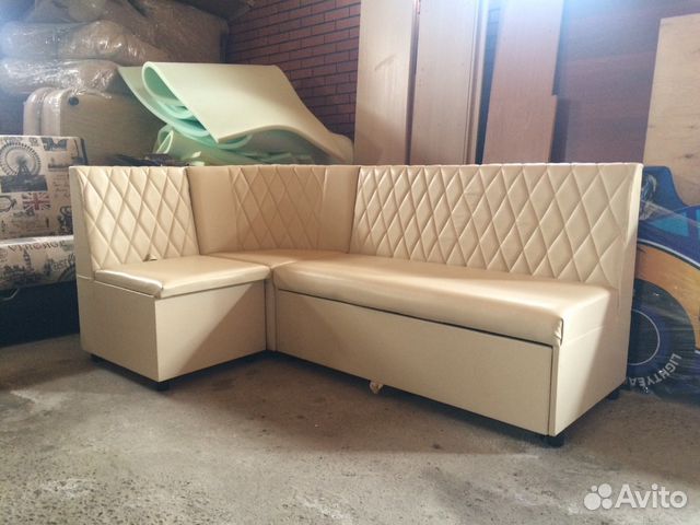 Кухонный угловой со спальным местом