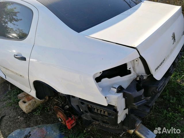 Крыло заднее левое на Peugeot 407 Крыло заднее левое на Peugeot 407