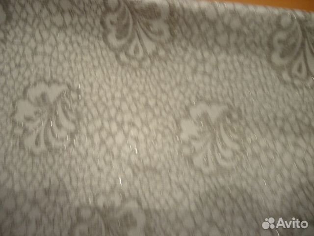 Парча с серебристым рисунком в отрезах