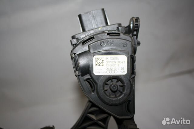 Педаль газа Audi Q5 / Ауди Ку5 8K1723523A Педаль газа Audi Q5 / Ауди Ку5 8K1723523A