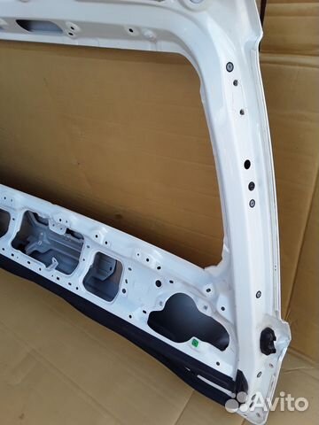 Дверь багажника Toyota LandCruiser 200