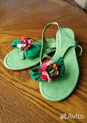 Босоножки кожаные через палец новые, 39 размер