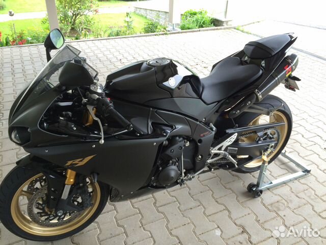 Yamaha R1 RN22