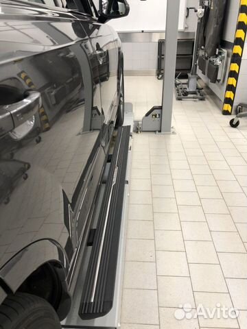 Выдвижные электро пороги Audi Q7 2016-2019 г Выдвижные электро пороги Audi Q7 2016-2019 г