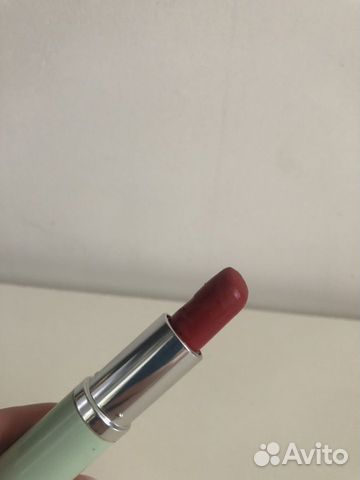 Помада Clinique, 12 Red-Y To Wear Помада Clinique, 12 Red-Y To Wear