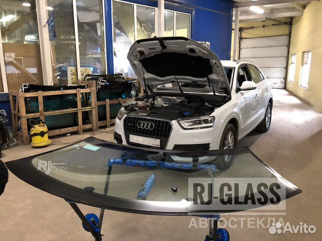 Лобовое стекло Audi Q3 Ауди ку3