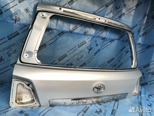 Крышка багажника Toyota Land Cruiser 200 Крышка багажника Toyota Land Cruiser 200
