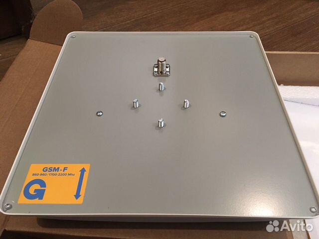 Панельная антенна GSM/3G/LTE 900-2200 мгц 15 дб F Панельная антенна GSM/3G/LTE 900-2200 мгц 15 дб F