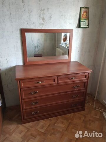 Продаю комод с зеркалом в отличном состоянии Продаю комод с зеркалом в отличном состоянии