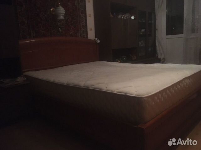 Кровать двуспальная из массива ореха