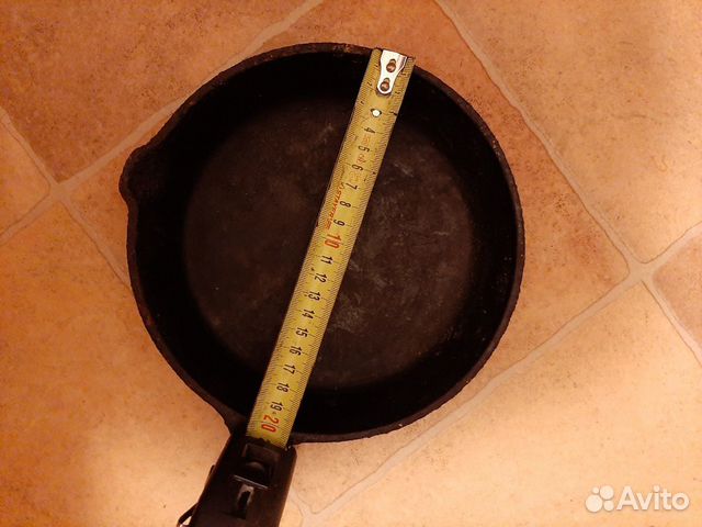 Старинная чугунная сковородка 20 см Старинная чугунная сковородка 20 см