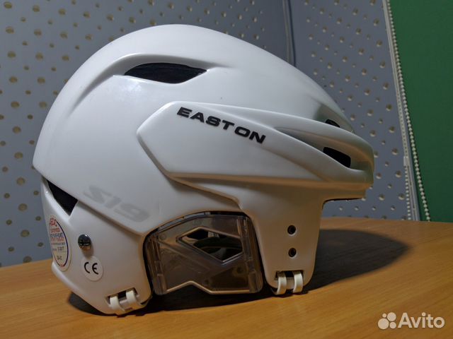 Шлем хоккейный топовый Easton s19 L, вес - пушинка