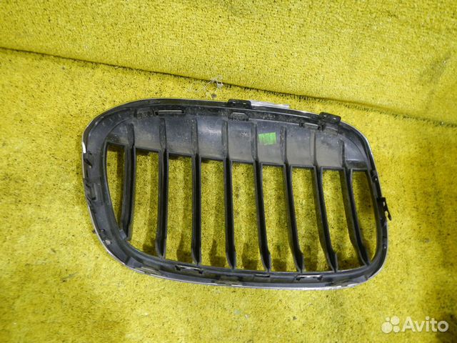 Решетка радиатора левая BMW X1 F48 (15-н.в.) Решетка радиатора левая BMW X1 F48 (15-н.в.)
