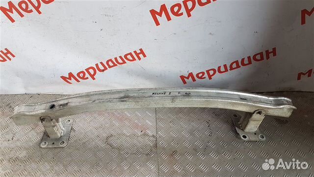 Усилитель переднего бампера Renault Megane II 2008