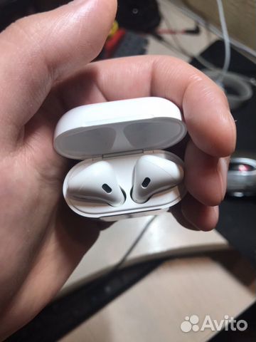 Наушники AirPods 2 с беспроводной зарядкой