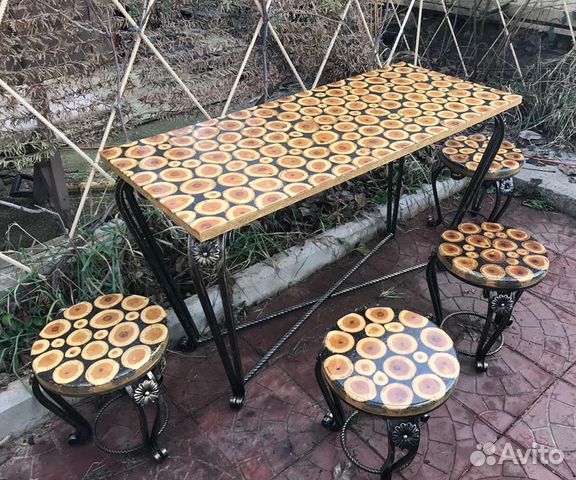 Столы и стулья