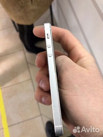 Продам телефон iPhone 5s,за 5 тысяч рублей.Возможе