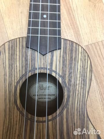 Укулеле с чехлом Укулеле с чехлом