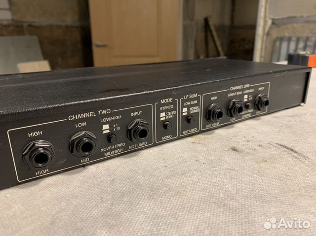 Кроссовер 3-полосный DBX223 Кроссовер 3-полосный DBX223