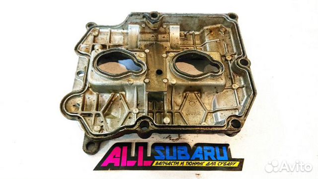 Клапанная крышка правая Subaru 2000 - 2013 Клапанная крышка правая Subaru 2000 - 2013