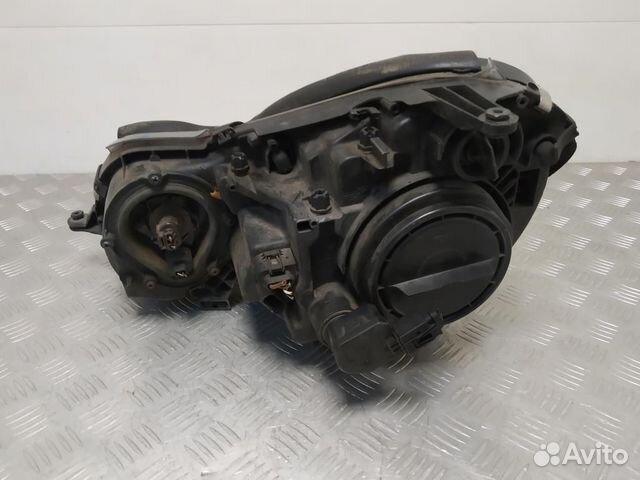 Фара правая Mercedes Benz E W211 2002-2006 Фара правая Mercedes Benz E W211 2002-2006