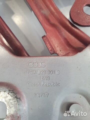 Петля капота передняя левая Audi Q5 80A 2017 Петля капота передняя левая Audi Q5 80A 2017