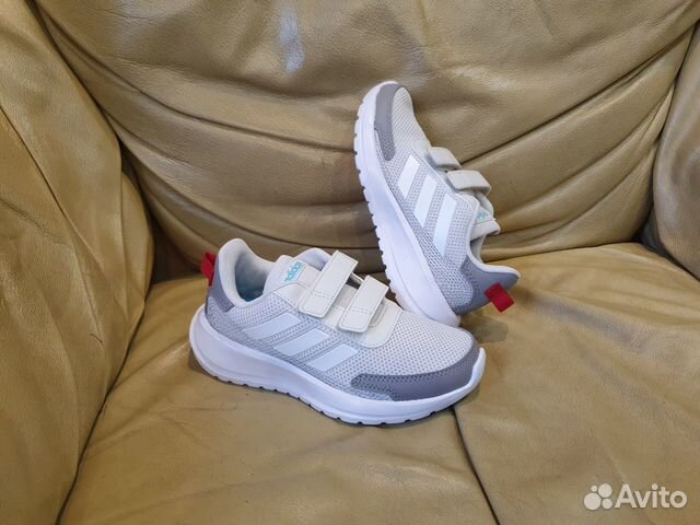 Кроссовки Adidas новые детские 31 и 33 р Кроссовки Adidas новые детские 31 и 33 р