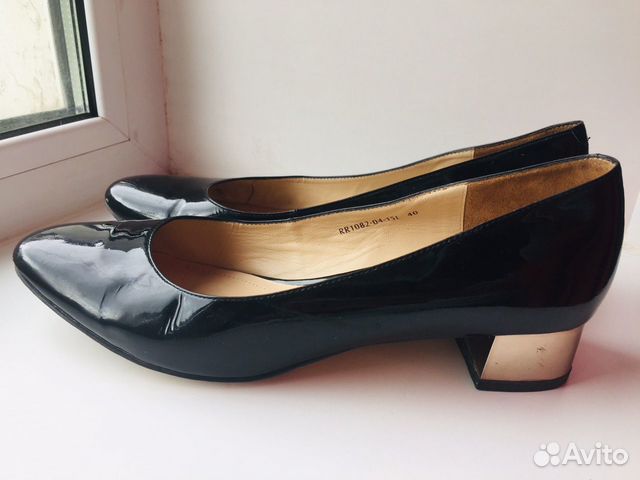 Лакированные туфли RiaRosa на низком каблуке 40 р